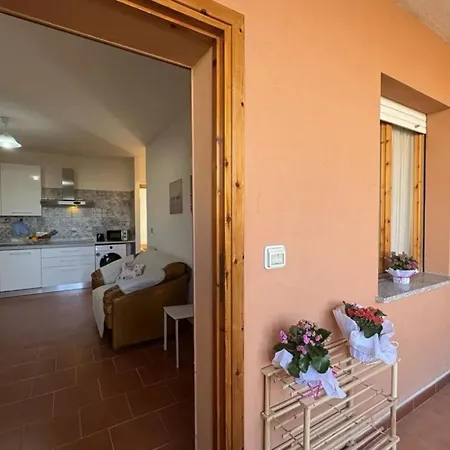 Bright Flat Near The Beaches Of Lu Bagnu كاستيلساردو