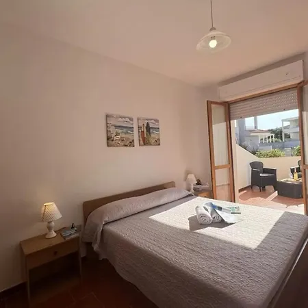 Bright Flat Near The Beaches Of Lu Bagnu شقة